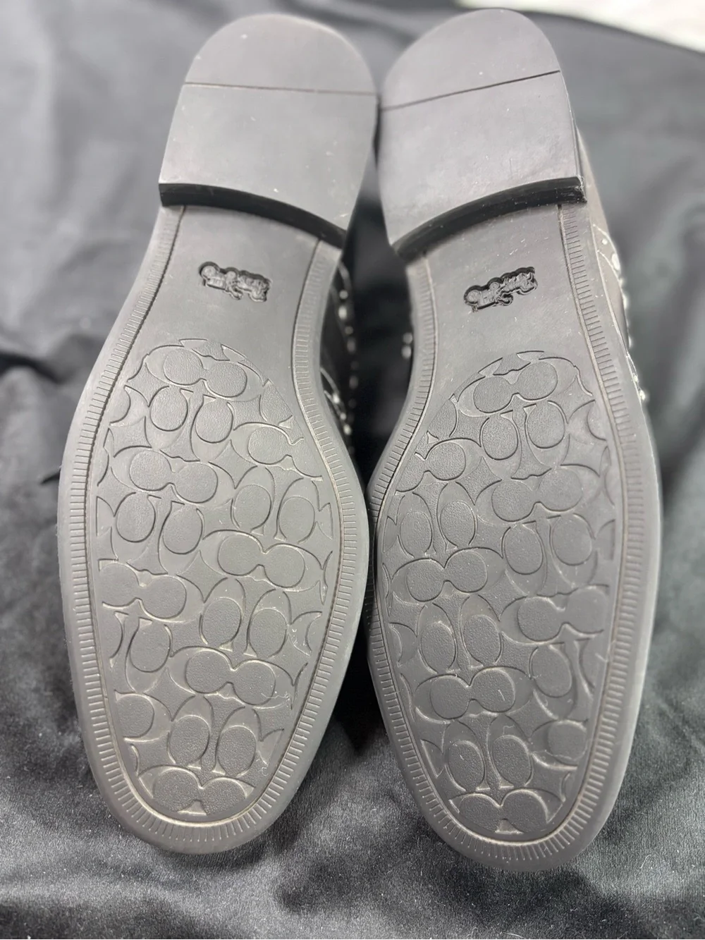 COACH Tegan Oxford Gunmetal Leather Tea Rose Silver Stud Lace Up Shoes M Sz 7.5